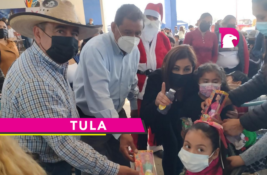  Antonio Leija encabeza gran posada navideña para niños de Tula