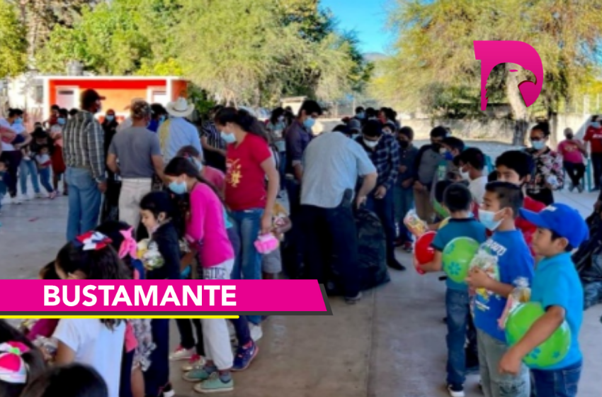  Entrega Brisa apoyos y dulces a niños de Bustamante
