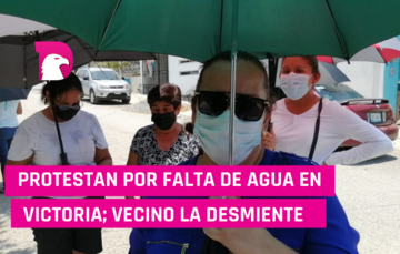  Un grupo de mujeres protestan por la falta de agua en la colonia México