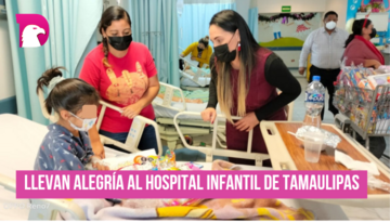  Entrega Casandra de los Santos juguetes a niños hospitalizados