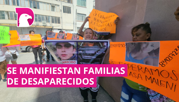  Se manifiestan familias de desaparecidos en Palacio de Gobierno