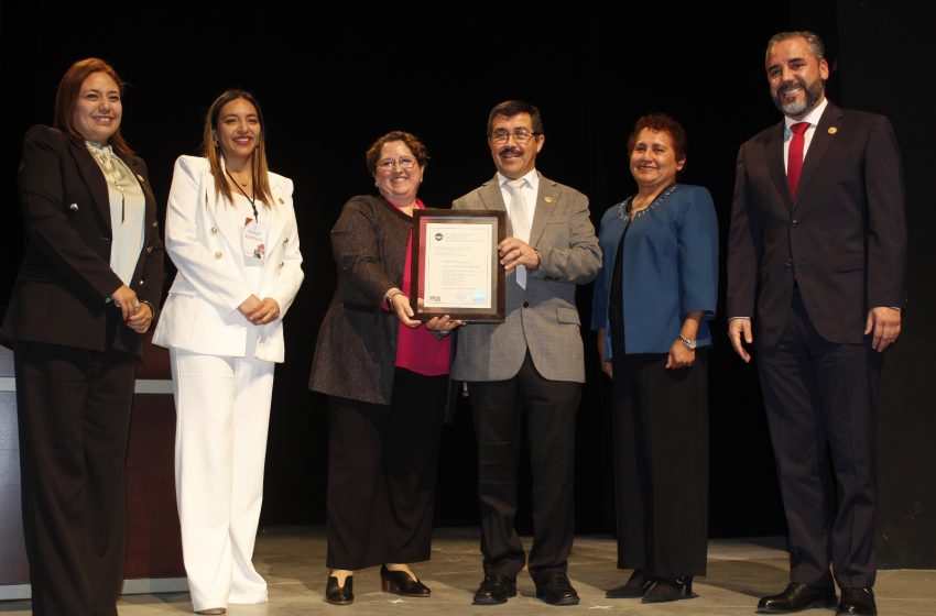  Recibe la UAT reconocimientos a la calidad educativa