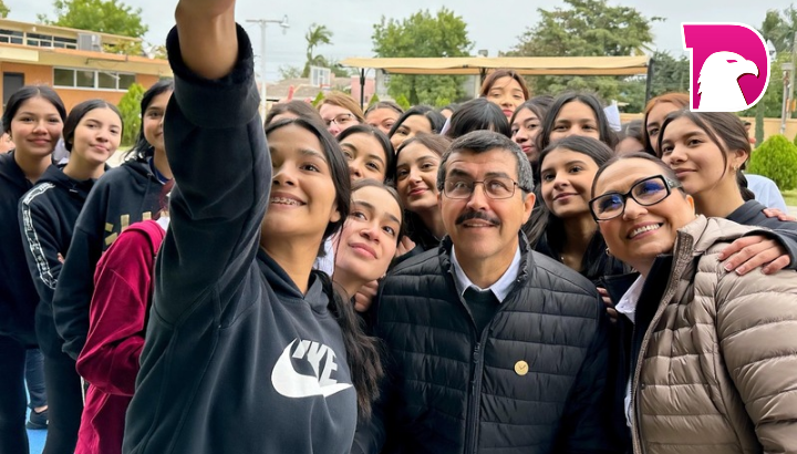  Dámaso Anaya fortalece vínculos con universitarios de la UAT Campus Mante