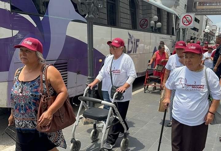  Se llevan a abuelitos de Palmillas y Jaumave a conocer Tampico