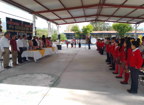  En Palmillas se graduaron 17 alumnos de la  primaria Lauro Aguirre.