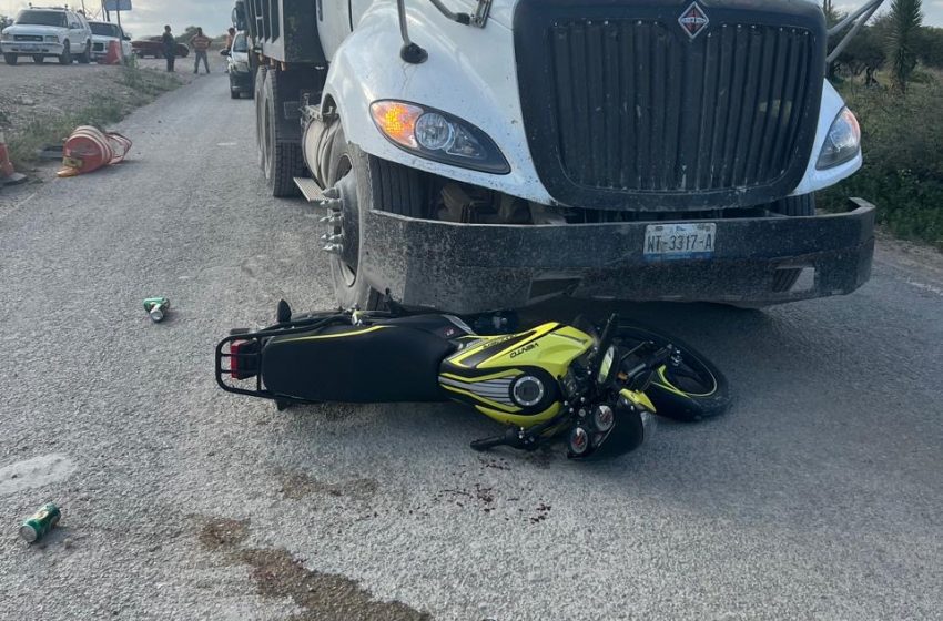  Motociclista ebrio choca contra tráiler en Tula-Ocampo