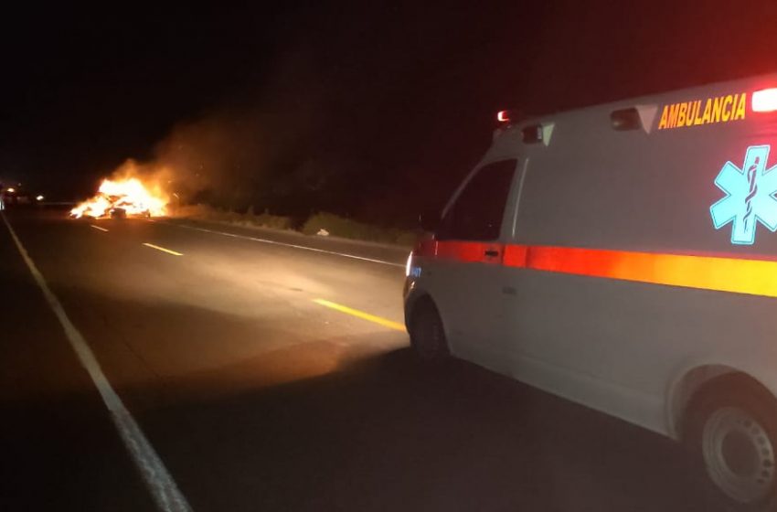  Incendio de traila en carretera Tula-San Luis Potosí