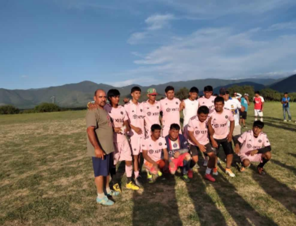  “El Decidor” patrocinó cuadrangular de futbol en Felipe Ángeles