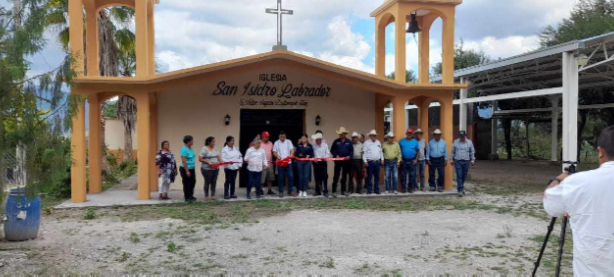  Brisa Verber  inaugura  techado de iglesia en Ejido General Felipe Ángeles