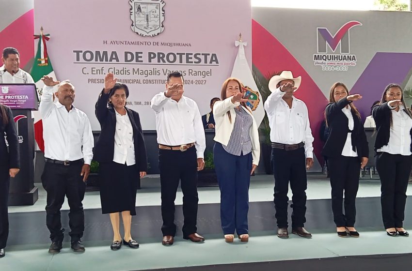  Gladis Vargas toma protesta como alcaldesa de Miquihuana