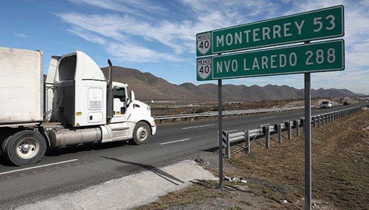  Crisis en la autopista Monterrey-Nuevo Laredo por obras mal planeadas