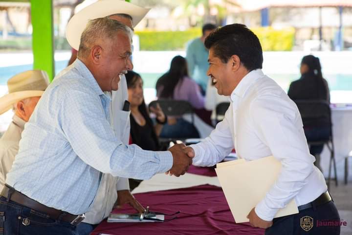  Manuel Báez presente en la reunión del consejo distrital para el desarrollo rural