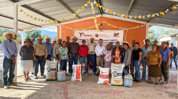  Encabeza René Lara entrega de apoyos para caprinocultores Tultecos