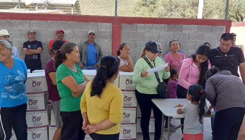  Sin distinción Maricela entrega despensas alimentarias