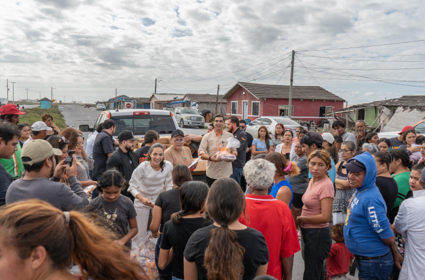  Llevan cenas navideñas a pescadores de escasos recursos