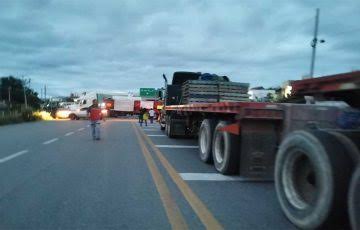  Se niegan a dar apoyos a productores que bloquean carretera