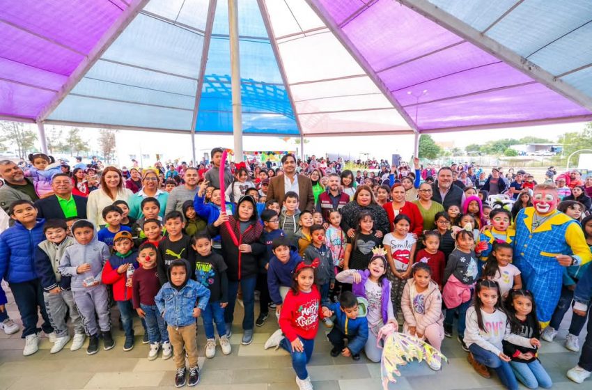  Festejó Carlos Peña Ortiz con Posada Navideña a niños cumpleañeros