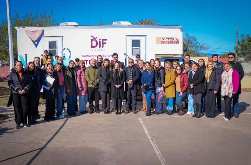  Visita Lucy de Gattás a familias en el albergue del DIF Victoria.