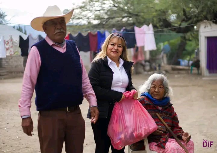  Entrega DIF Jaumave apoyo alimentario a familias de la zona rural