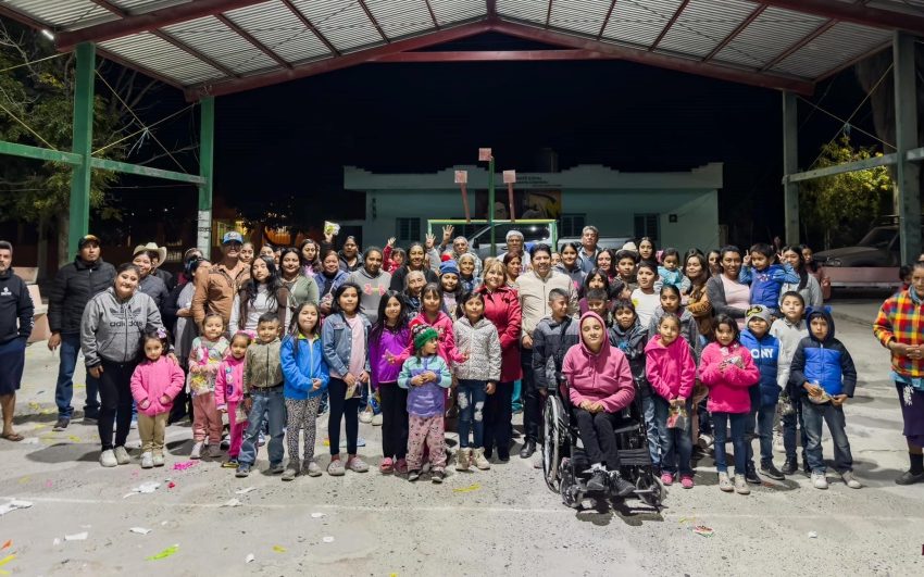  Rosca piñatas y dulces para familias de San Lorenzo