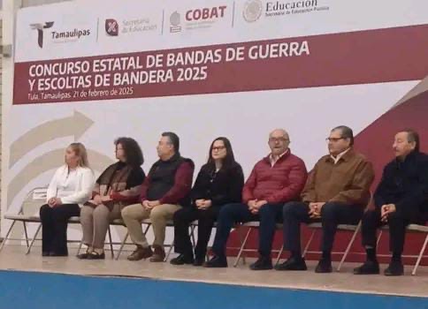  Con gran éxito se celebra concurso Estatal de banda de guerra y escoltas del COBAT en Tula