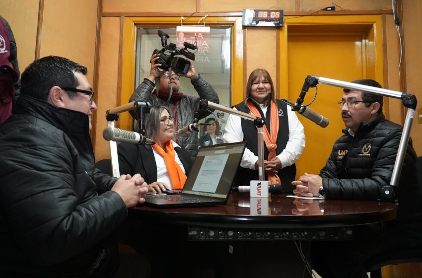  Preside rector Dámaso Anaya celebración del 33 aniversario de Radio UAT