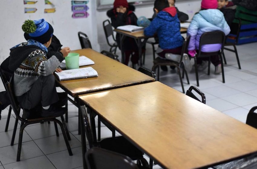  Huyen 95% de alumnos de las escuelas por frío