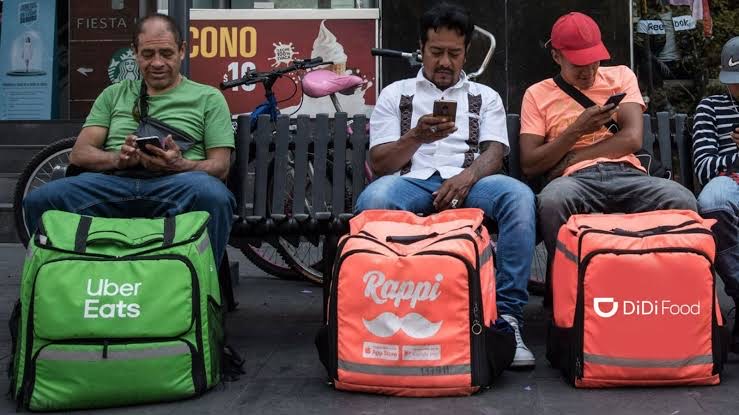  Cárcel para repartidores de DiDi y Uber que entreguen alcohol, cigarros o drogas a menores