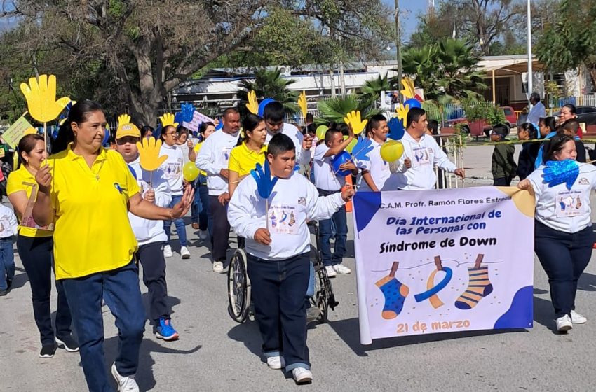  Celebran Inicio de la Primavera con Colorido Desfile en Jaumave