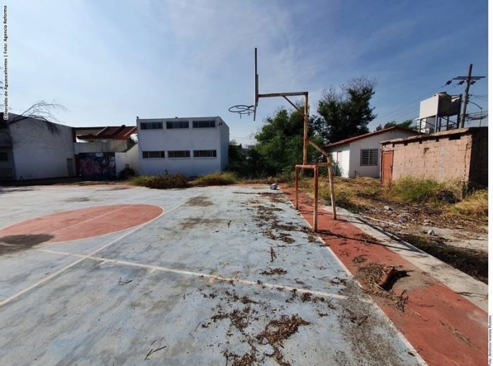  Invierten millones en escuelas rurales abandonadas por años