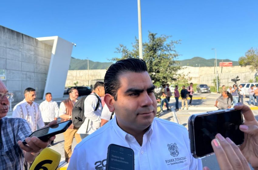  Jueces y magistrados de anclaron en sus escritorios, y no se acercaron a la población