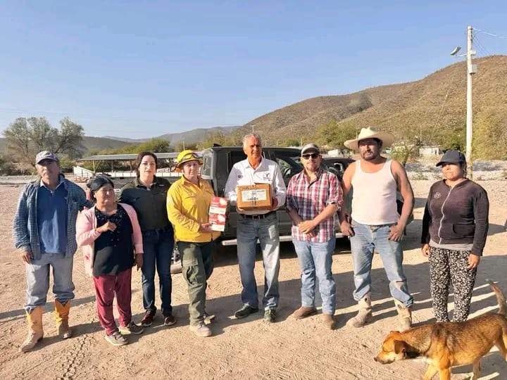  El empresario Jorge García se suma al apoyo de familias afectadas por incendio en Tula