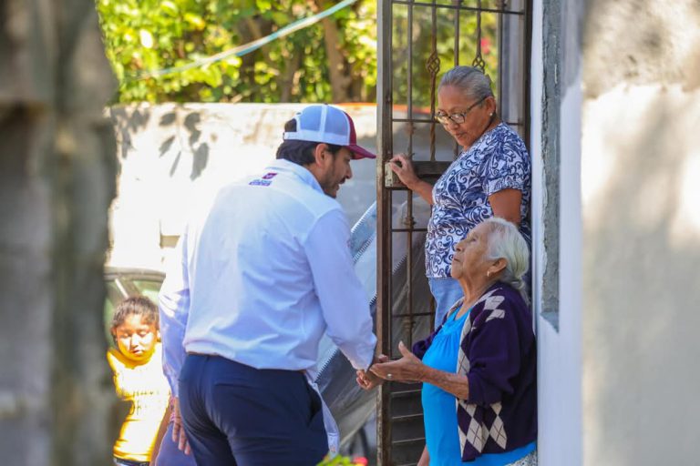  Entregó Alcalde de Reynosa apoyos municipales en la colonia Lucio Blanco