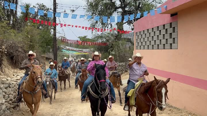 Presente Maricela Rodríguez en la celebración del Señor del Amparo
