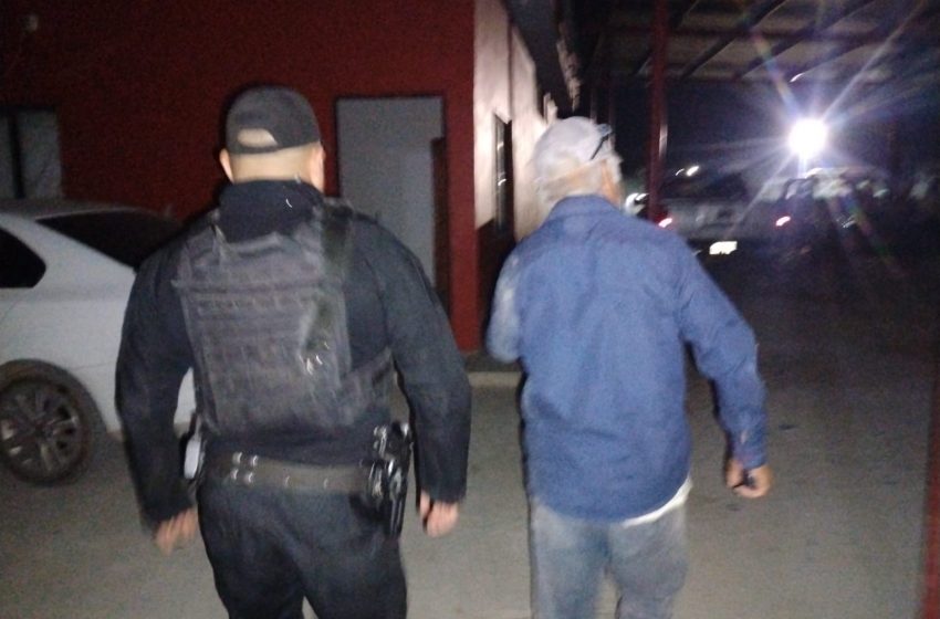 Encuentran a adulto mayor desorientado en carretera México 101