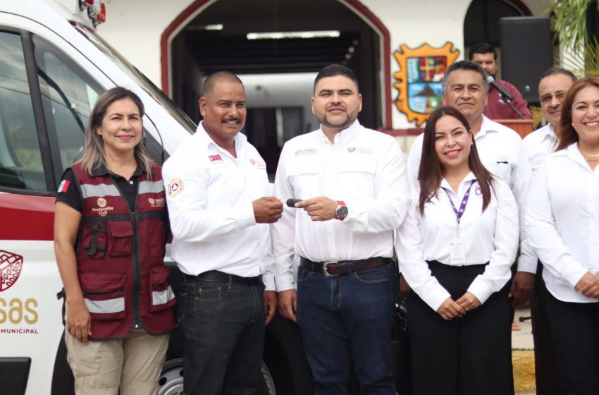 Conmemoran en Casas el 5 de Mayo con entrega de ambulancia gestionada ante PEMEX