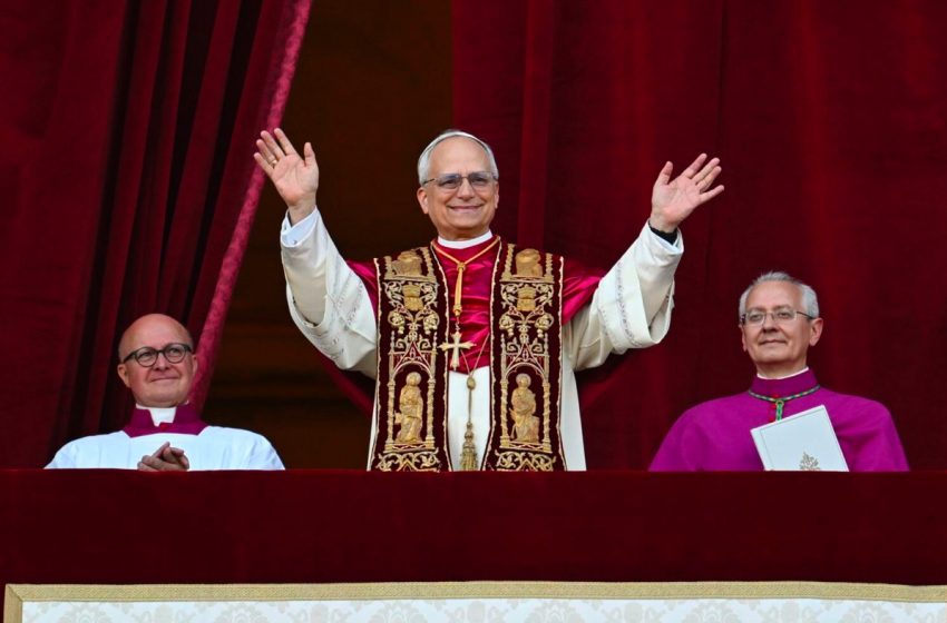 Sheinbaum invita al Papa León XIV a México