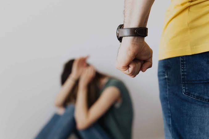 Disminuyó 30% la violencia familiar