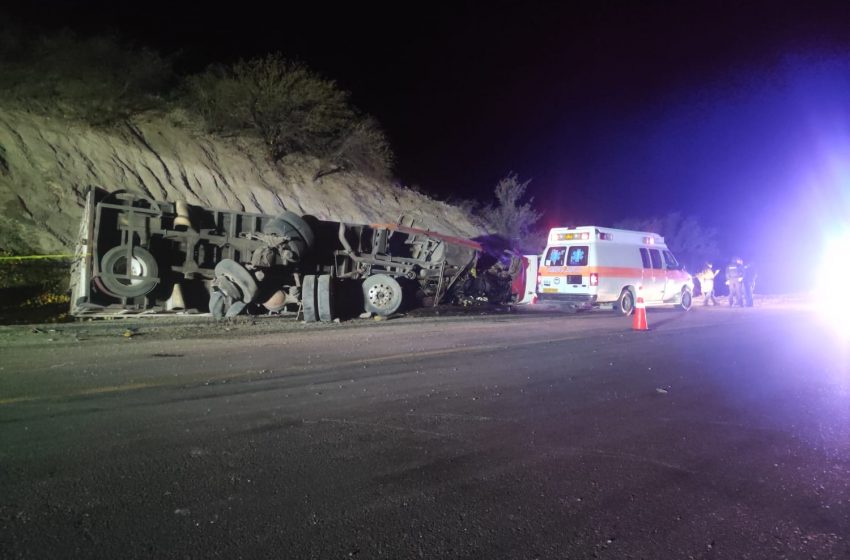 Guardia Estatal atiende accidente con volcadura en la Rumbo Nuevo