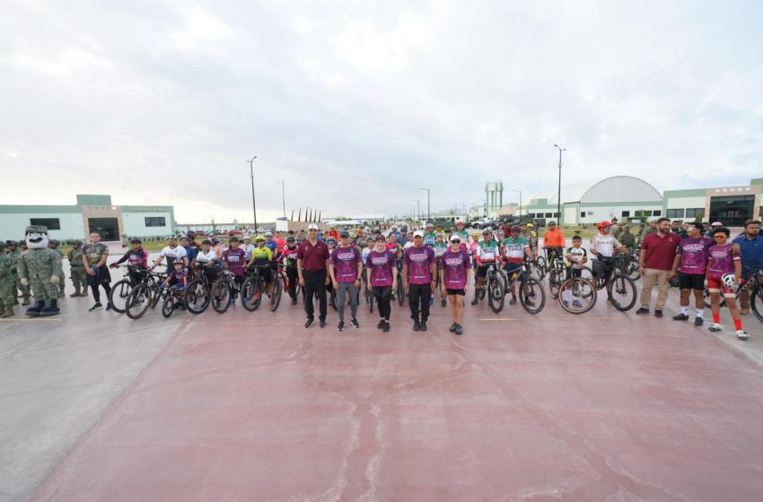  Ciudadanos, militares y gobierno de Nuevo Laredo se unen en rodada
