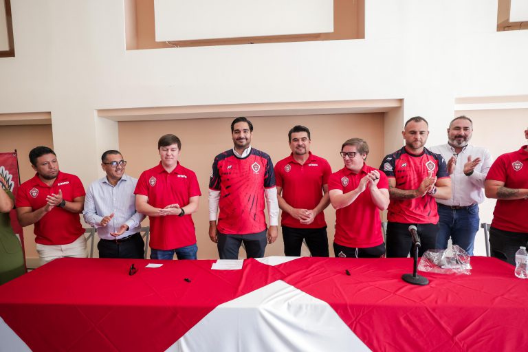  Dio Alcalde de Reynosa la bienvenida a Club de Futbol en Segunda División Premier