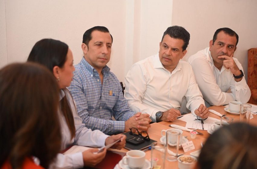 Estrechan lazos de colaboración Gobierno de Victoria y CANACO.
