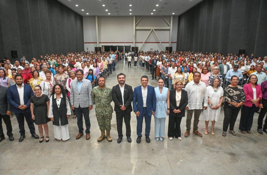 Entrega alcalde medalla Guadalupe Victoria a 163 estudiantes de excelencia.
