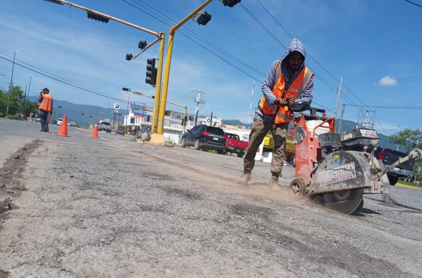 Reactiva Municipio programaemergente de bacheo parareparar calles dañadas por lluvias.