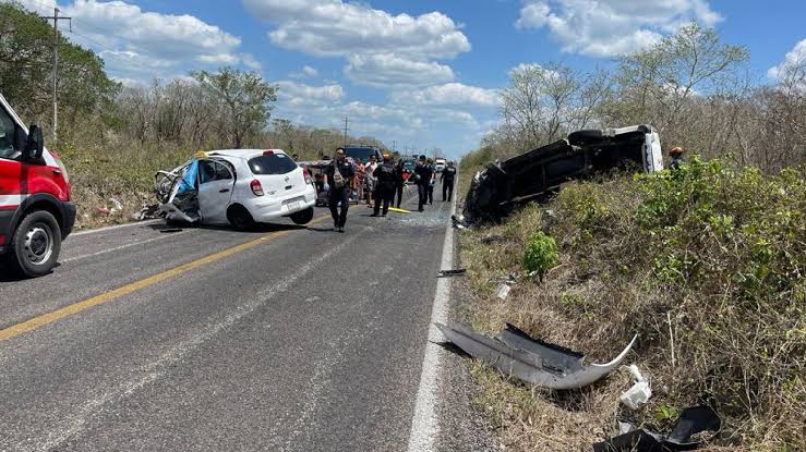 Se accidenta vecino de Mamaleón en carretera federal; su esposa resulta lesionada
