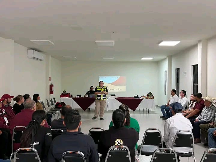  Capacitan en primeros auxilios a personal de Protección Civil, Turismo y Tránsito en Jaumave