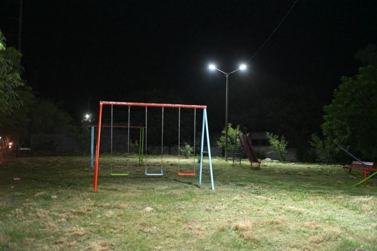  Entrega Municipio área verde iluminada en la Mariano Matamoros