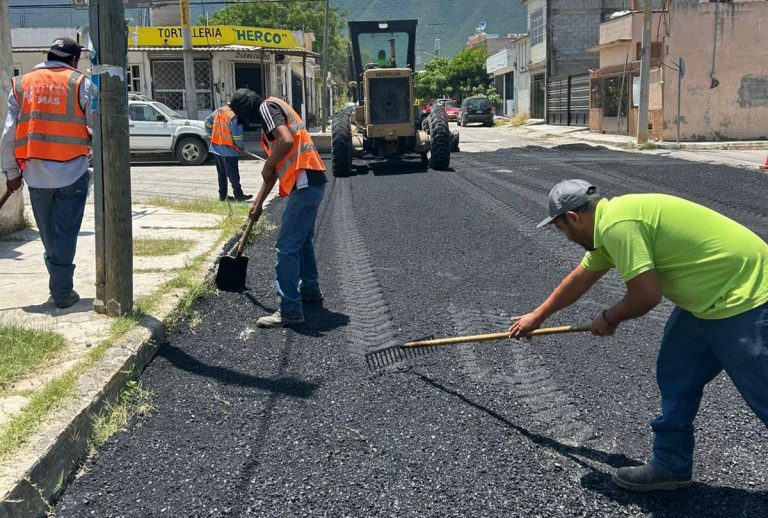  Intensifica Gobierno bacheo en colonias de Victoria