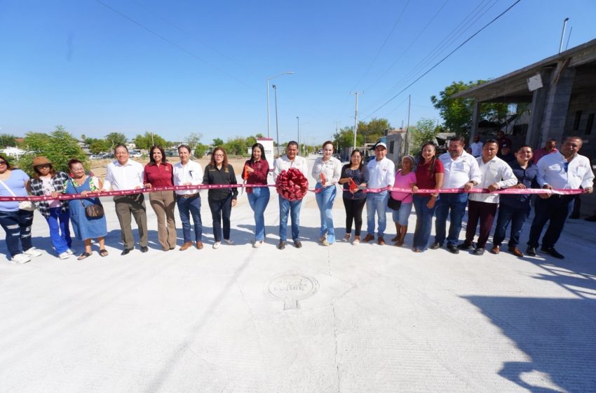Carmen Lilia obsequia pavimentación en colonia que cumplió 150 aniversario en N. Laredo