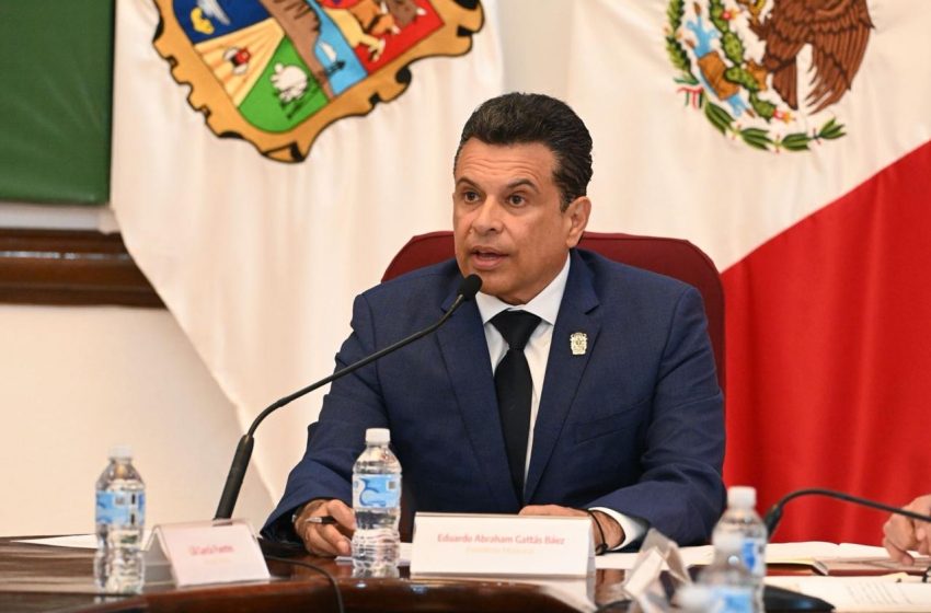 Entrega Lalo Gattás informe por escrito al Cabildo de Victoria.